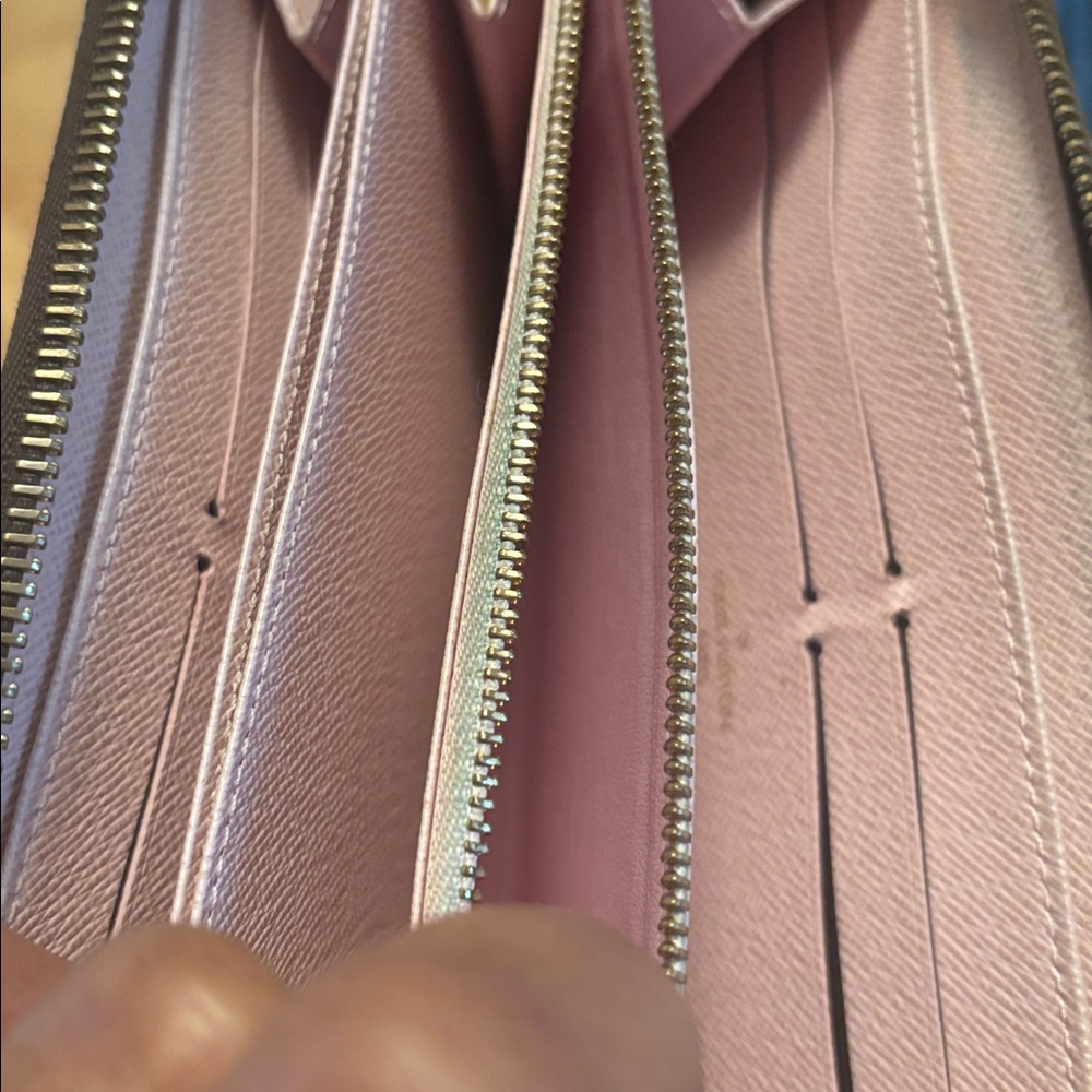 GUC Louis Vuitton Monogram World Tour Zippy Wallet Long/Dust bag - Picture 8 of 15
